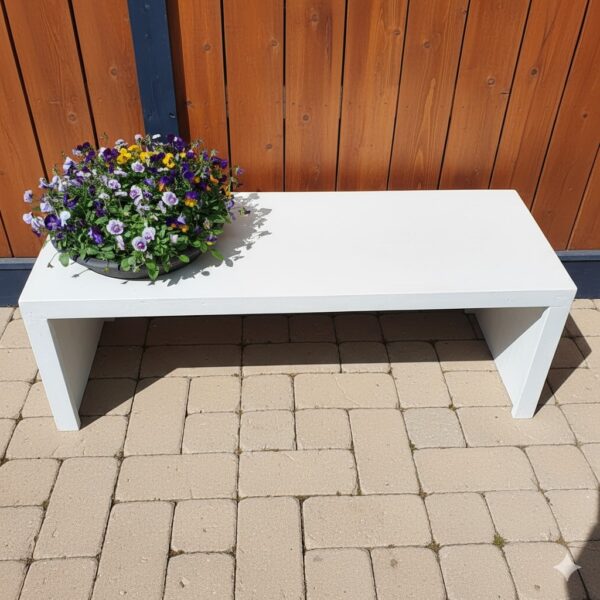 Contemporary Outdoor Bench – Architectural Concrete Design